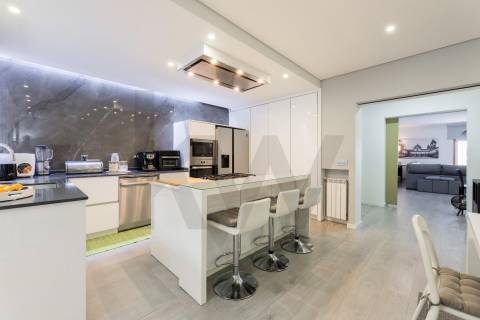 Moradia T4, com Piscina, Renovada - Centro de Cabeceiras de Basto