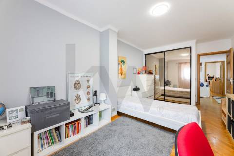 Moradia T4, com Piscina, Renovada - Centro de Cabeceiras de Basto