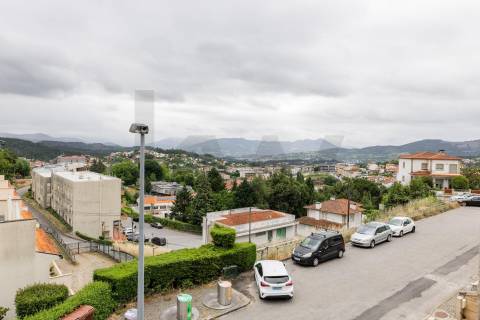 Moradia T4, com Piscina, Renovada - Centro de Cabeceiras de Basto