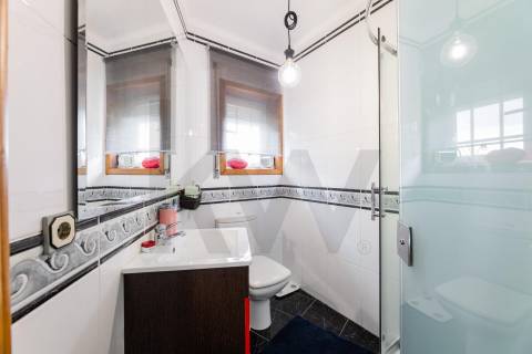 Moradia T4, com Piscina, Renovada - Centro de Cabeceiras de Basto