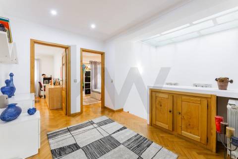 Moradia T4, com Piscina, Renovada - Centro de Cabeceiras de Basto