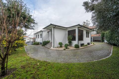 Moradia T3 com Jardim em Guardizela, Guimarães