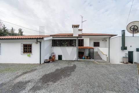 Moradia T3 com Jardim em Guardizela, Guimarães