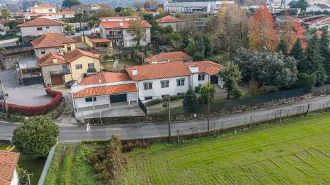 Moradia T3 com Jardim em Guardizela, Guimarães