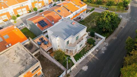 Moradia T4 em São Pedro d’Este, Braga: Onde o Conforto se Encontra com a Natureza