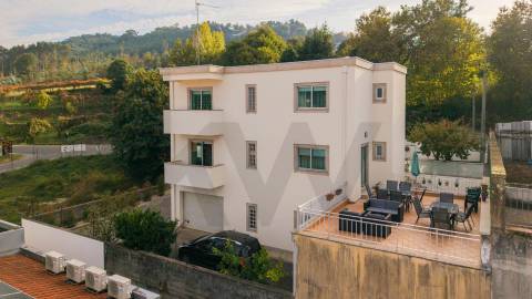 Moradia T4 em São Pedro d’Este, Braga: Onde o Conforto se Encontra com a Natureza