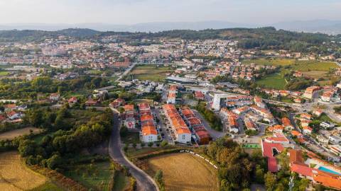 Moradia T4 em São Pedro d’Este, Braga: Onde o Conforto se Encontra com a Natureza