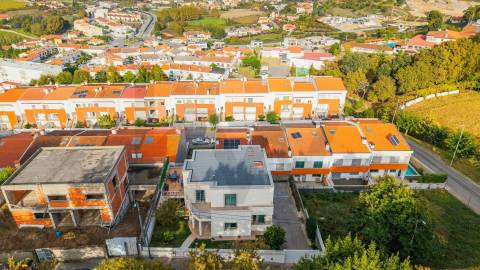 Moradia T4 em São Pedro d’Este, Braga: Onde o Conforto se Encontra com a Natureza