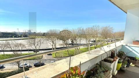 💎 Vistas Mar e Parque da Cidade do Porto: O Seu T4 de Sonho no Náutilus Parque, Matosinhos Sul 🌊🌳
