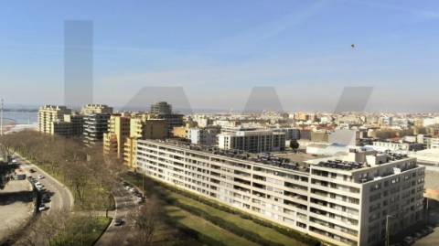 💎 Vistas Mar e Parque da Cidade do Porto: O Seu T4 de Sonho no Náutilus Parque, Matosinhos Sul 🌊🌳