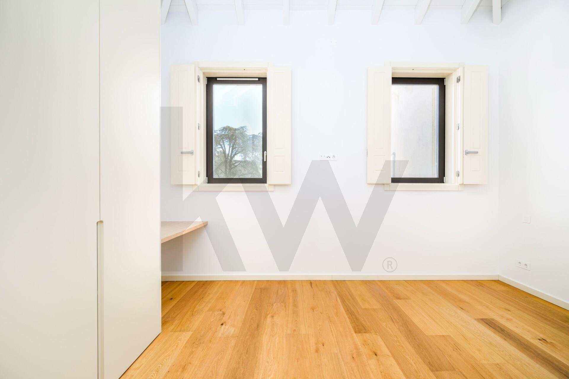 Apartamento T1+1 DUPLEX  em frente ao Hospital Santo António