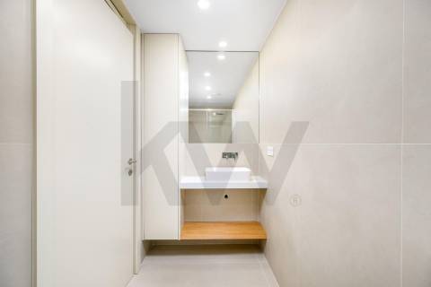 Apartamento T1+1 DUPLEX  em frente ao Hospital Santo António