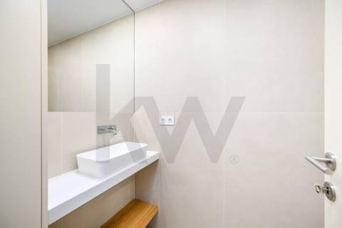 Apartamento T1+1 DUPLEX  em frente ao Hospital Santo António