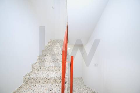 Apartamento T1+1 DUPLEX  em frente ao Hospital Santo António