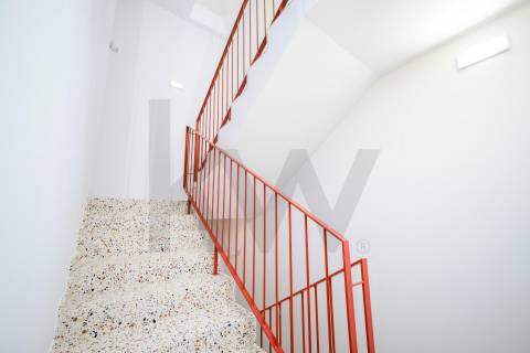 Apartamento T1+1 DUPLEX  em frente ao Hospital Santo António