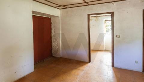 Quinta com Moradia T3 em Pedra para restauro com 2.814m² de Terreno – Covas, V.N. Cerveira