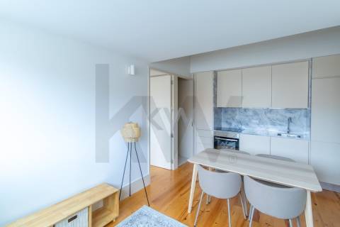 Apartamento T1 à Venda Novo | Último Andar | A 3 minutos da Praia de Matosinhos Sul e Metro
