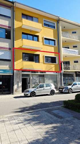 T2 Renovado com Terraço e  Mobilado em Paranhos | Junto ao Metro e Polo Universitário
