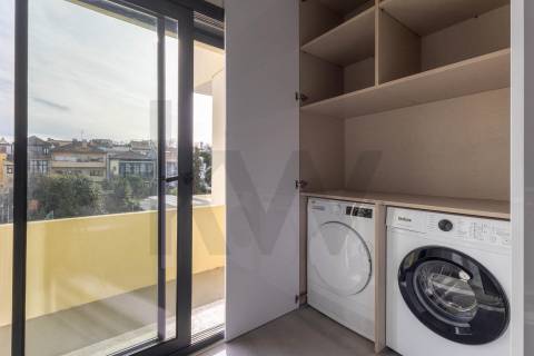 T2 Renovado e Mobilado em Paranhos | Junto ao Metro e Polo Universitário