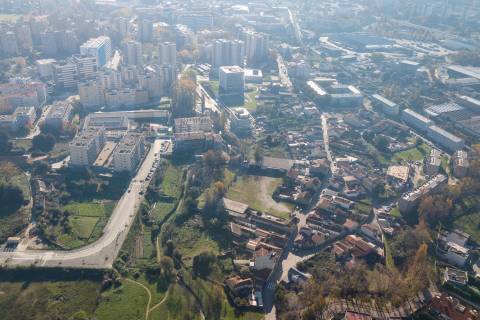 Terreno Urbano com 11.324,10 m2 para Investimento com PIP aprovado Ramalde, Porto 