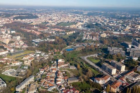 Terreno Urbano com 11.324,10 m2 para Investimento com PIP aprovado Ramalde, Porto 