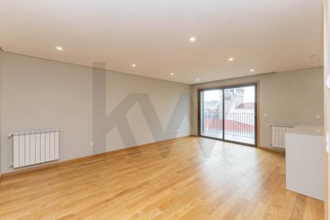 T1 Novo com Varanda, Garagem e Arrumo em Paranhos, Quinta do Covelo, Porto