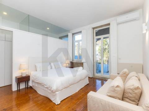 Moradia T4 renovada com terraço no Bonfim, Porto