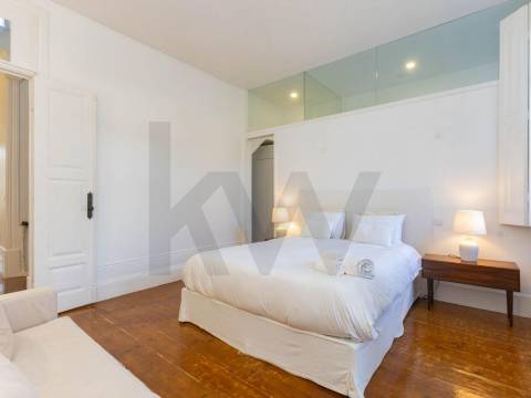 Moradia T4 renovada com terraço no Bonfim, Porto