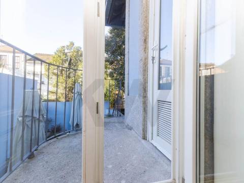 Moradia T4 renovada com terraço no Bonfim, Porto