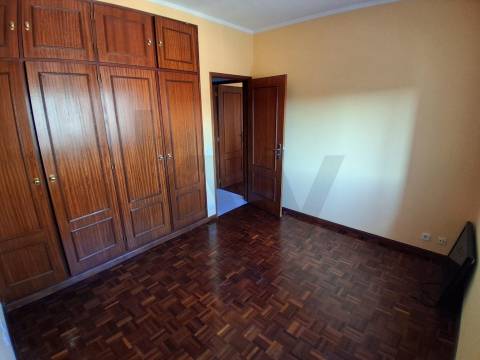 Apartamento T2 à venda na Rua Padre Joaquim das Neves- Rio Tinto