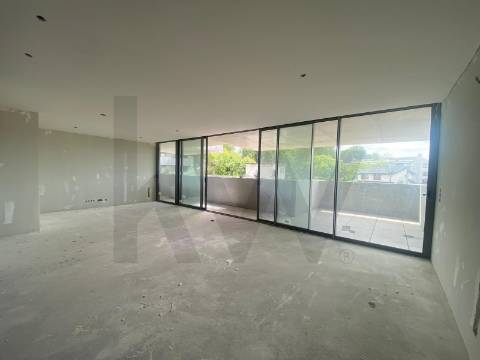 Apartamento T3 para venda junto ao Hospital Pedro Hispano