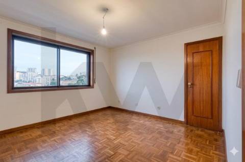 T5 Duplex nas Antas | Espaço, Versatilidade e Potencial de Valorização