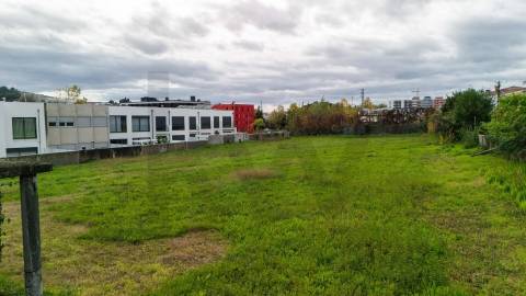 Terreno Urbanizável  – 6.042 m² – Gualtar, Braga