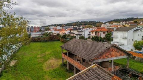 Terreno Urbanizável  – 6.042 m² – Gualtar, Braga