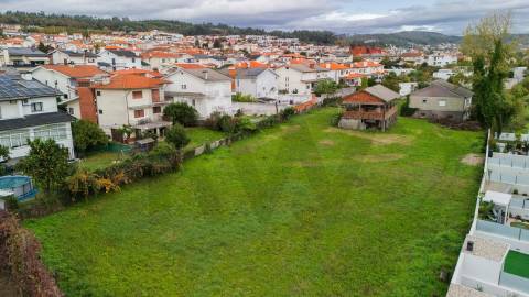 Terreno Urbanizável  – 6.042 m² – Gualtar, Braga