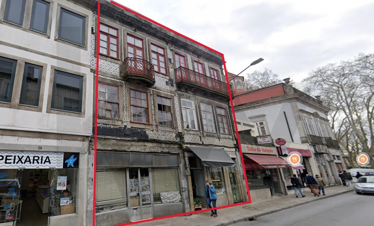 **Prédio para reabilitação com projeto aprovado no Marquês, Porto**