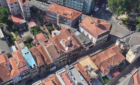 **Prédio para reabilitação com projeto aprovado no Marquês, Porto**