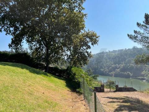 Propriedade de Luxo junto ao Rio Tâmega | Santo Isidoro – Marco de Canaveses
