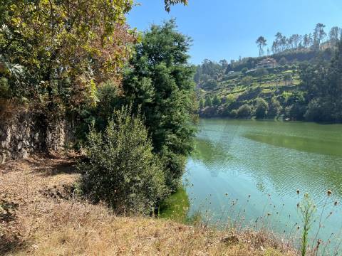 Propriedade de Luxo junto ao Rio Tâmega | Santo Isidoro – Marco de Canaveses