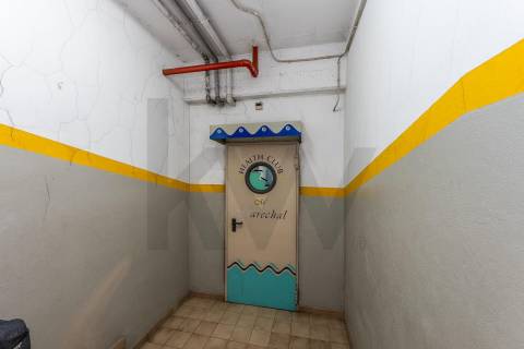 Excelente T5  em Condominio Fechado a Marechal Gomes da Costa, Porto