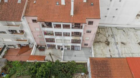 Apartamento T3 (Rés do Chão) com terraço privativo - Meadela, Viana do Castelo