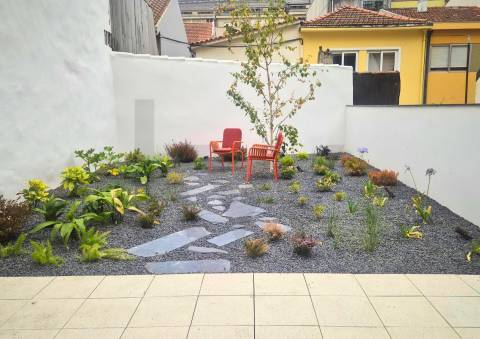 Apartamento T2+1 renovado com terraço no Bonfim, Porto