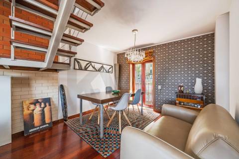 Apartamento T3 Duplex, para venda, nas Virtudes, com vista rio