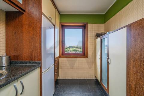 Apartamento T3 Duplex, para venda, nas Virtudes, com vista rio