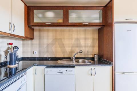 Apartamento T3 Duplex, para venda, nas Virtudes, com vista rio