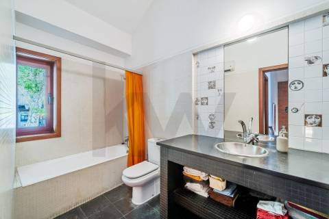 Apartamento T3 Duplex, para venda, nas Virtudes, com vista rio