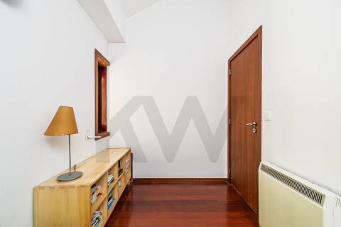 Apartamento T3 Duplex, para venda, nas Virtudes, com vista rio