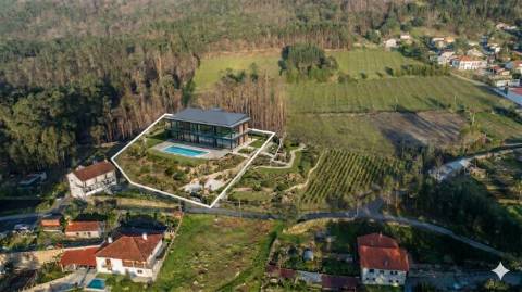 Terreno com 2.630 m² e PIP aprovado para construção de moradia na Facha, Ponte de Lima
