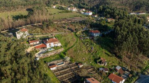 Terreno com 2.630 m² e PIP aprovado para construção de moradia na Facha, Ponte de Lima