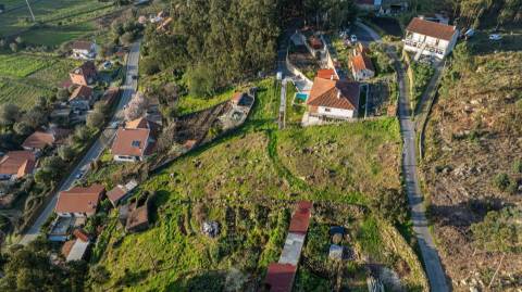 Terreno com 2.630 m² e PIP aprovado para construção de moradia na Facha, Ponte de Lima